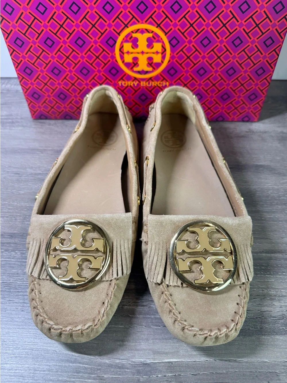 Tory Burch Alexandra Split Suede Fringe Moccasins with Gold Logo loafers sz8